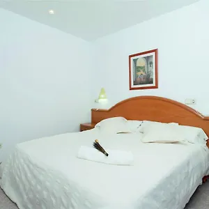 apartamentos-xaloc.allmallorcahotels.com/